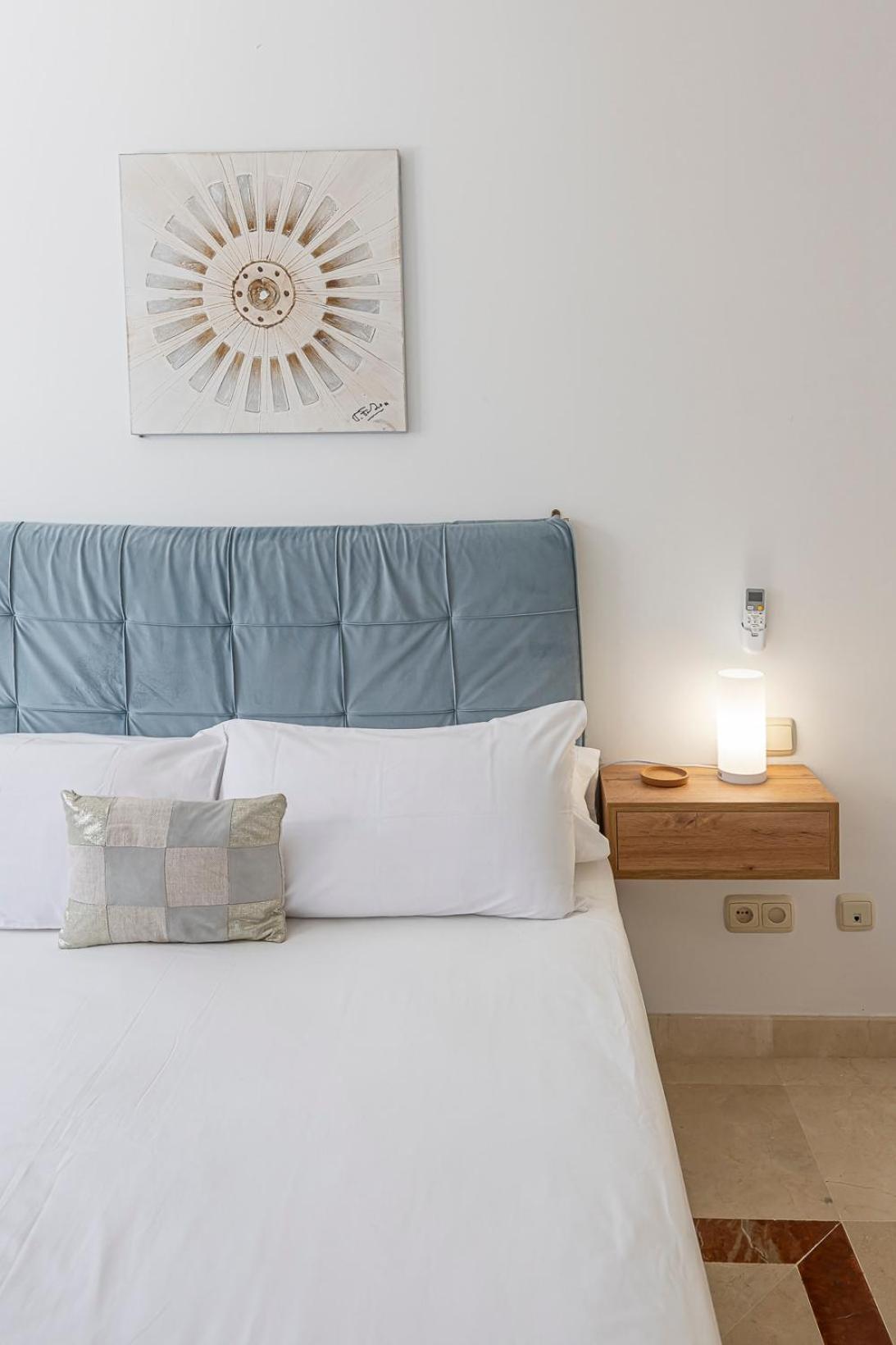 Elegant Apartment, Steps From The Sea With Parking Included Apartment *