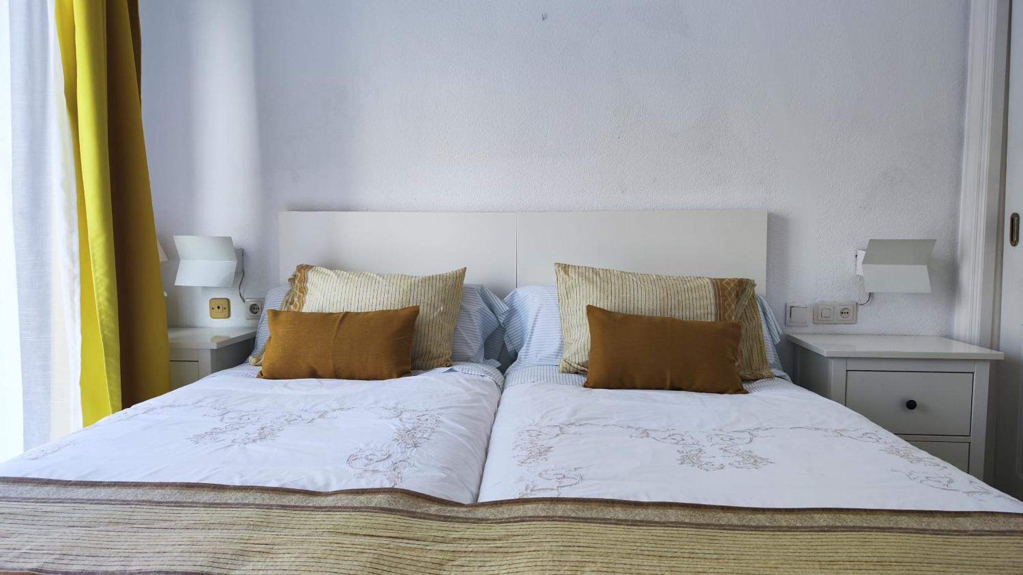 Apartment Jardines Del Puerto 2 Bed Marbella
