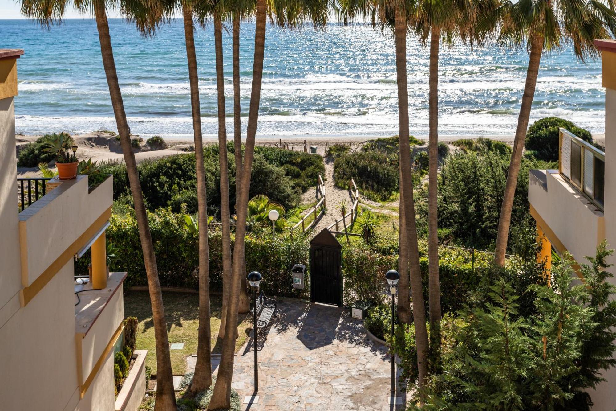 2 Estudios En La Romana Playa, Uno Con Vista Parcial Mar Y Otro Vista A La Piscina * Marbella