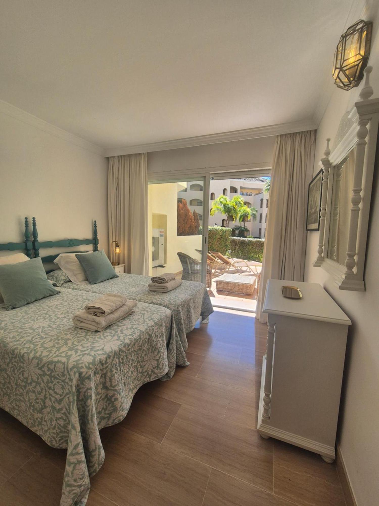 Hacienda Playa Elviria 300 M Playa,jardin , 2 Hab ,marbella *