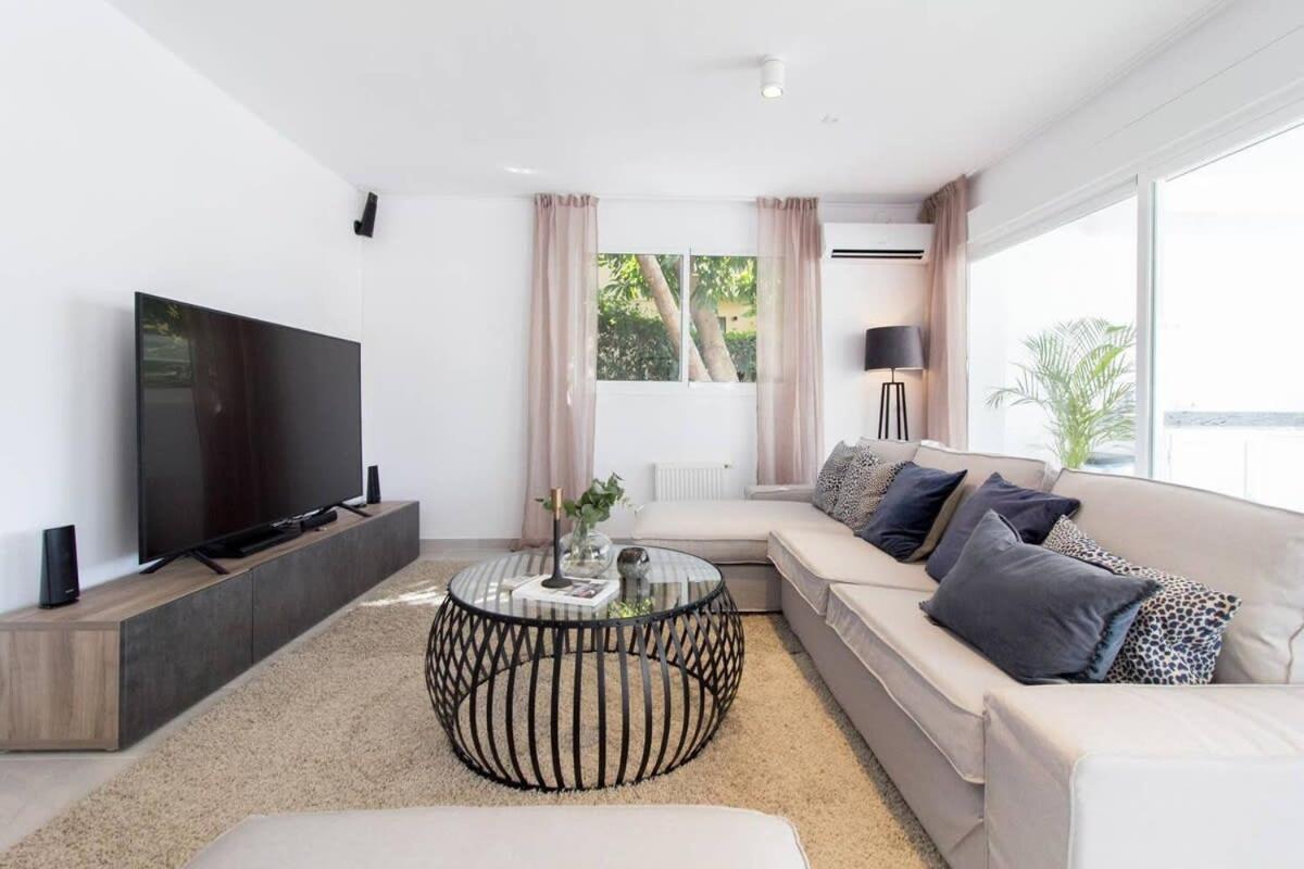 Luxury Heated Pool Jacuzzi Cinema Bbq Sunset Villa Marbella