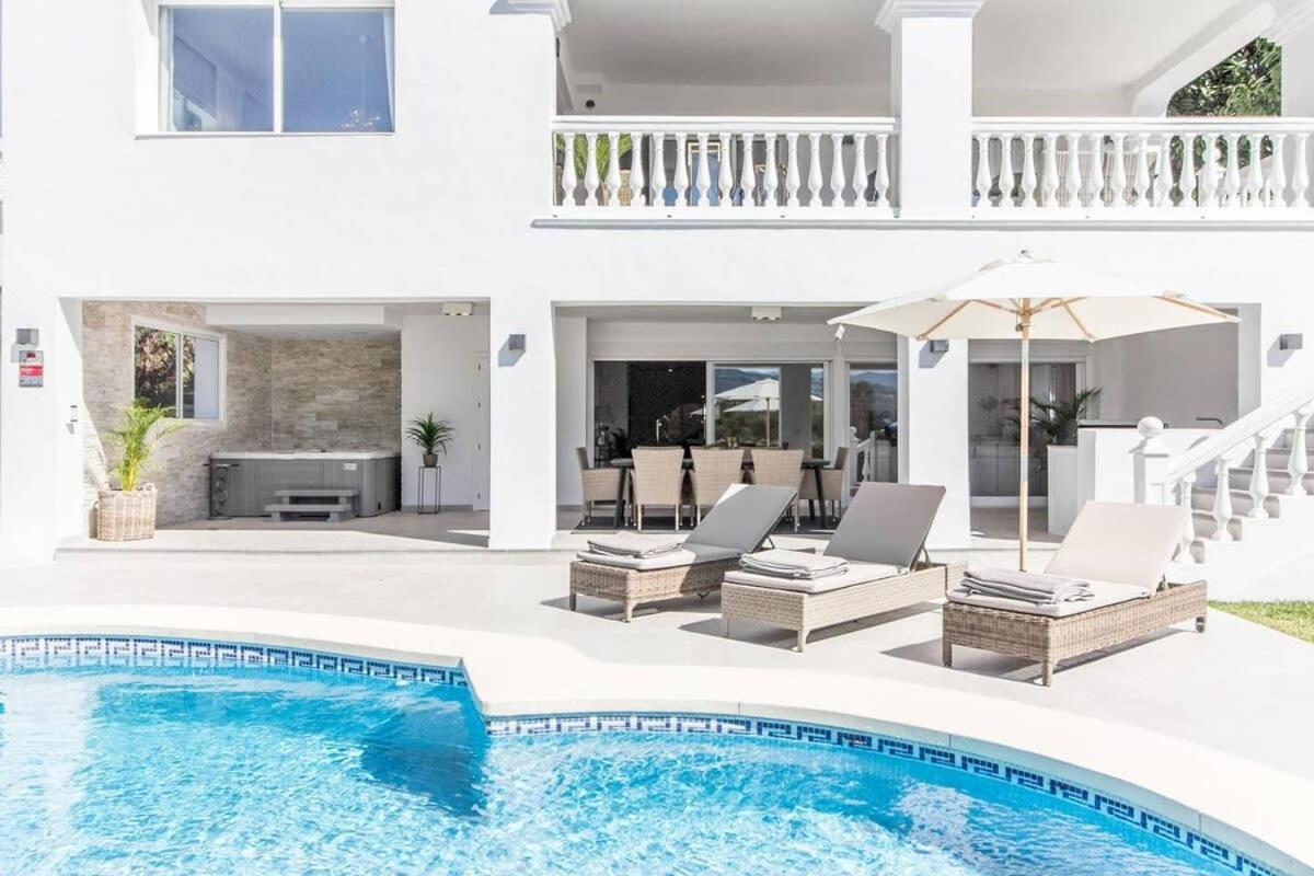 Luxury Heated Pool Jacuzzi Cinema Bbq Sunset *