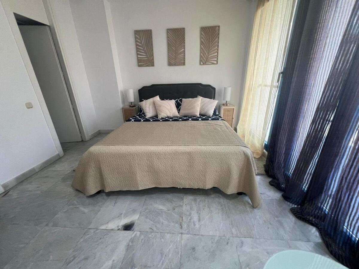 Center Beachfront For Vacation Apartment *