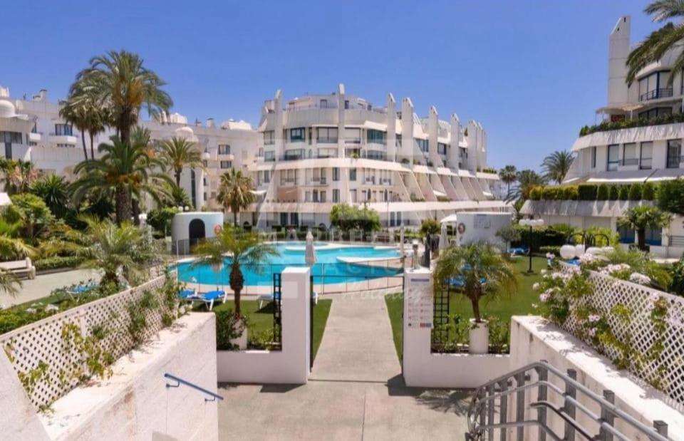 Center Beachfront For Vacation Marbella