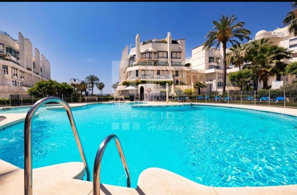 Center Beachfront For Vacation Apartment *