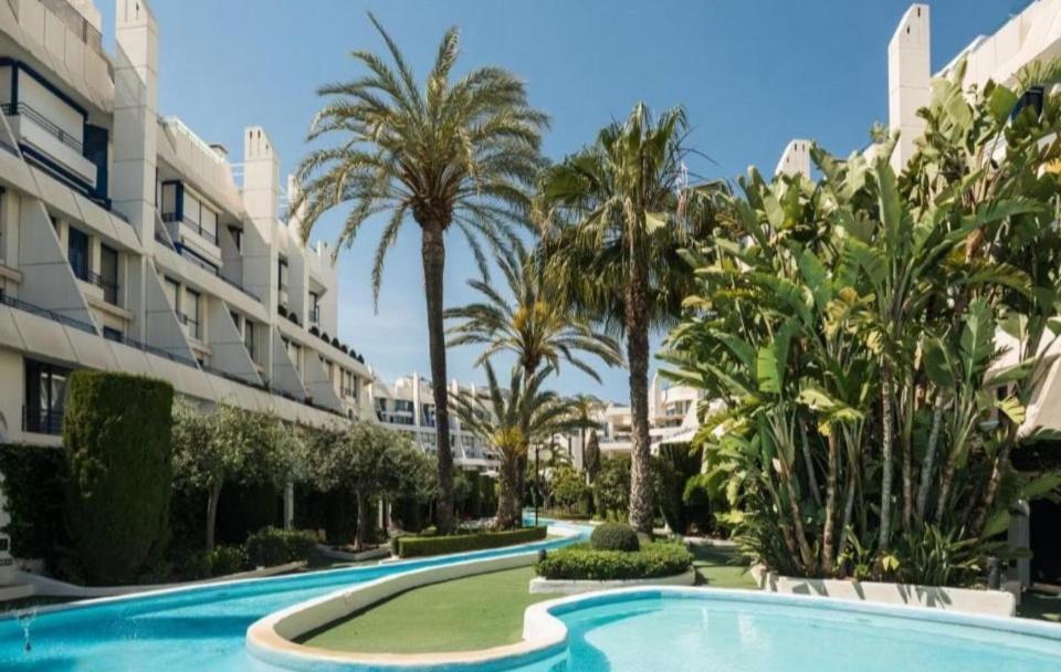 Center Beachfront For Vacation Apartment *