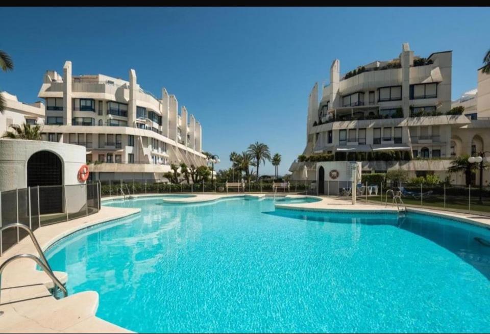 Center Beachfront For Vacation Marbella