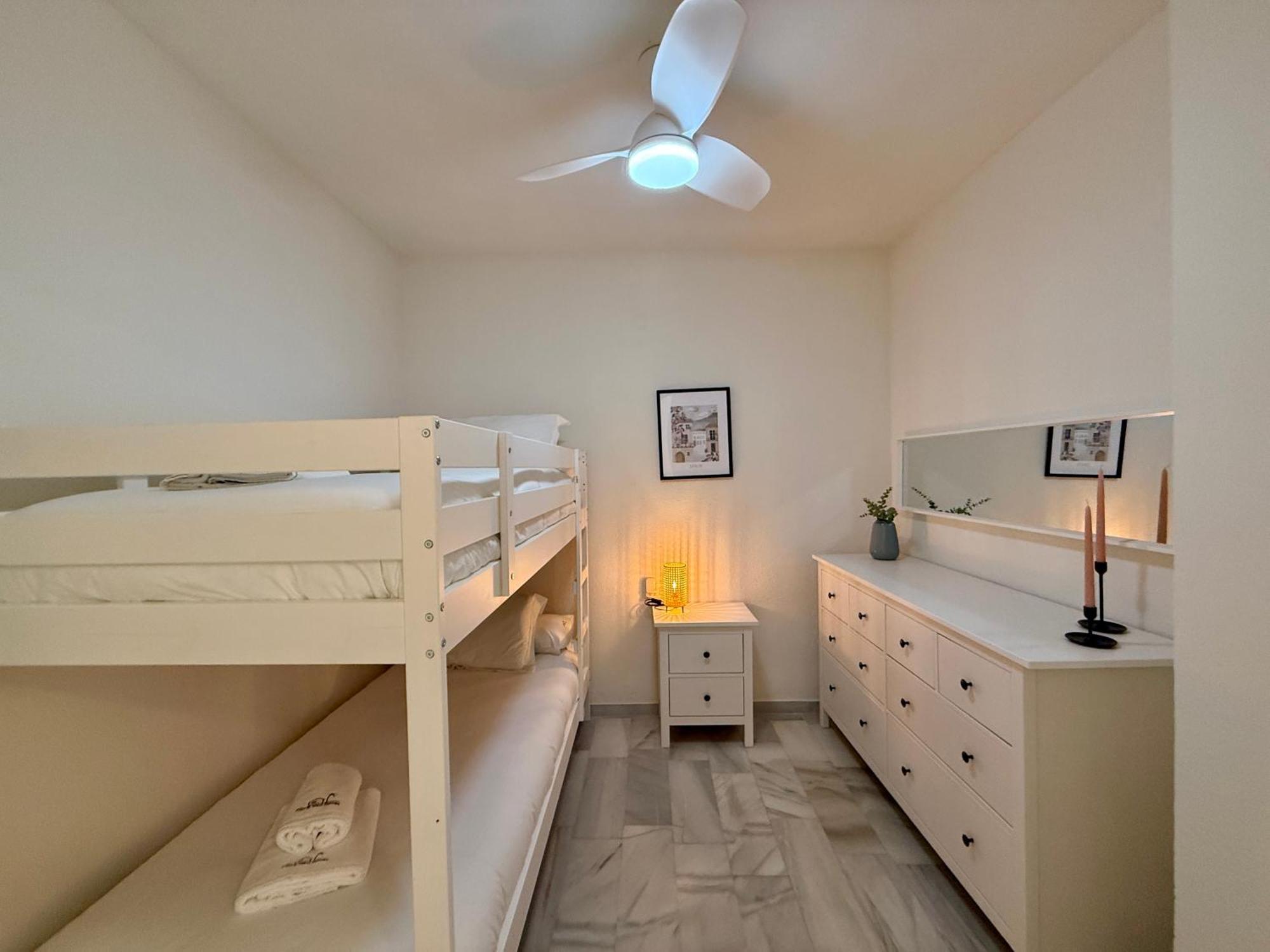 Golden Mile La Carolina - Eaw Homes Apartment