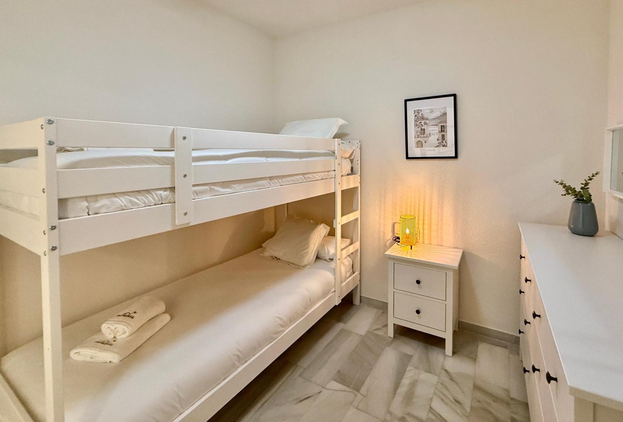 Golden Mile La Carolina - Eaw Homes Apartment *