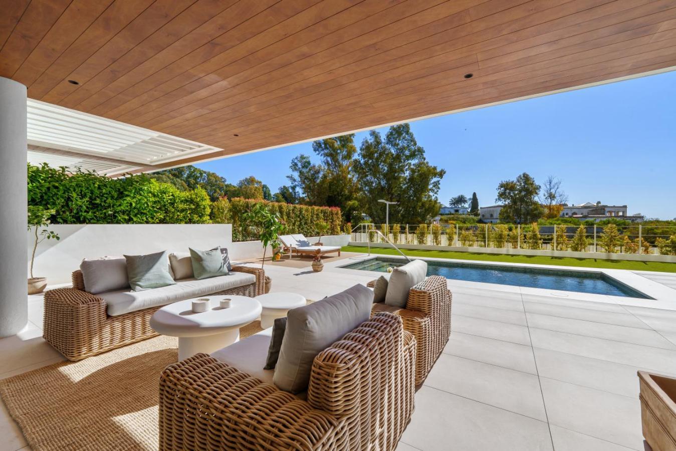 Benalus 4-bedroom Duplex In Golden Mile