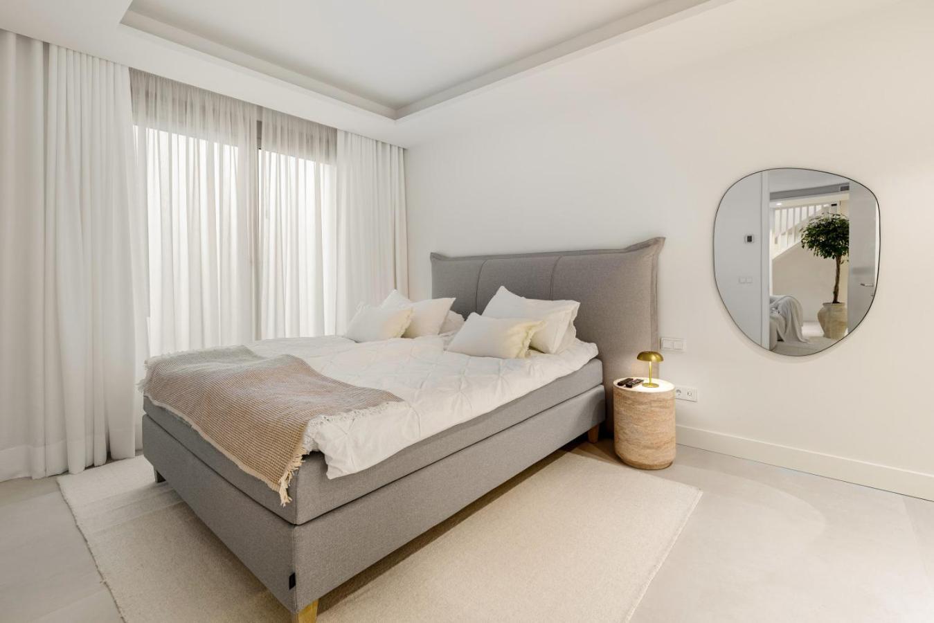 Benalus 4-bedroom Duplex In Golden Mile Apartment Marbella