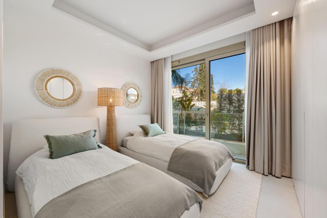 Benalus 4-bedroom Duplex In Golden Mile