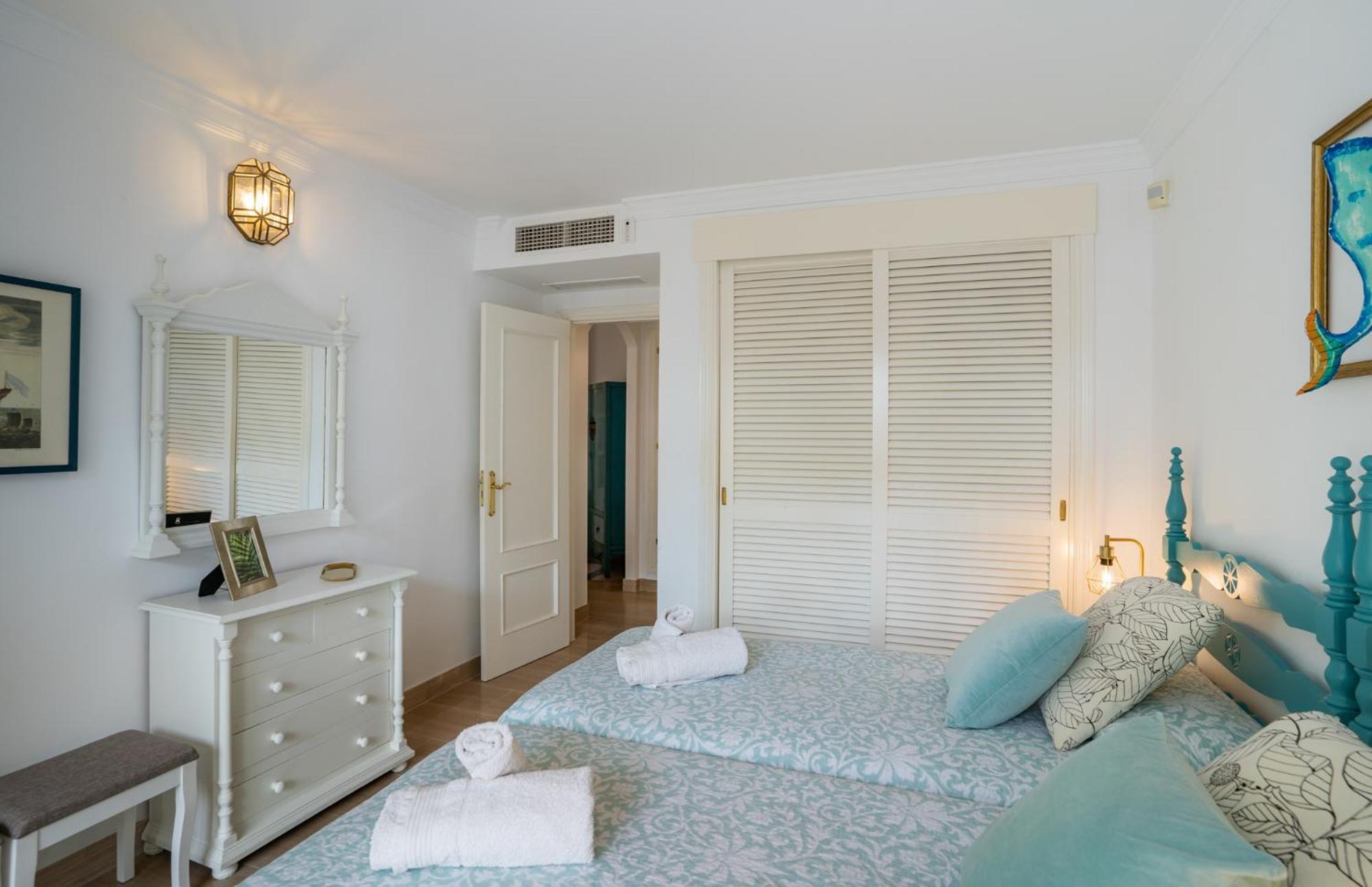 Hacienda Playa Elviria 300 M Playa,jardin , 2 Hab ,marbella * Marbella