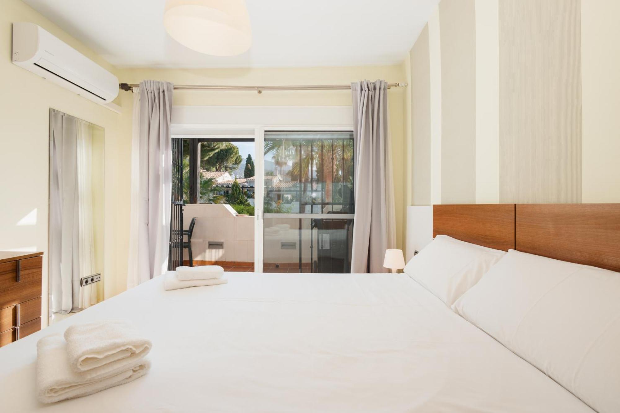 Vacation Home In The Best Location, With Terrace, Pool And Bbq, In Marbella Center