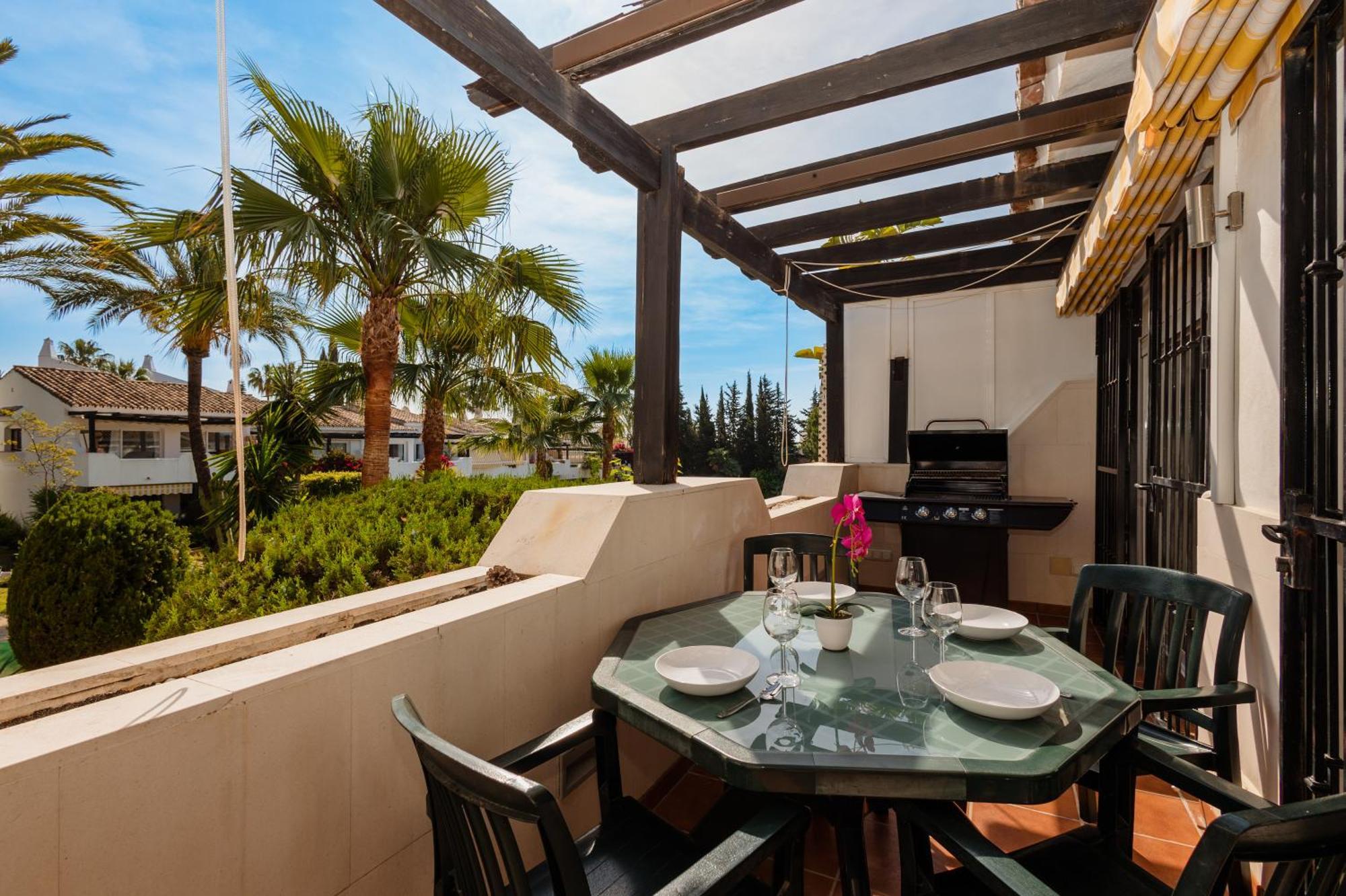 Vacation Home In The Best Location, With Terrace, Pool And Bbq, In Marbella Center Apartment
