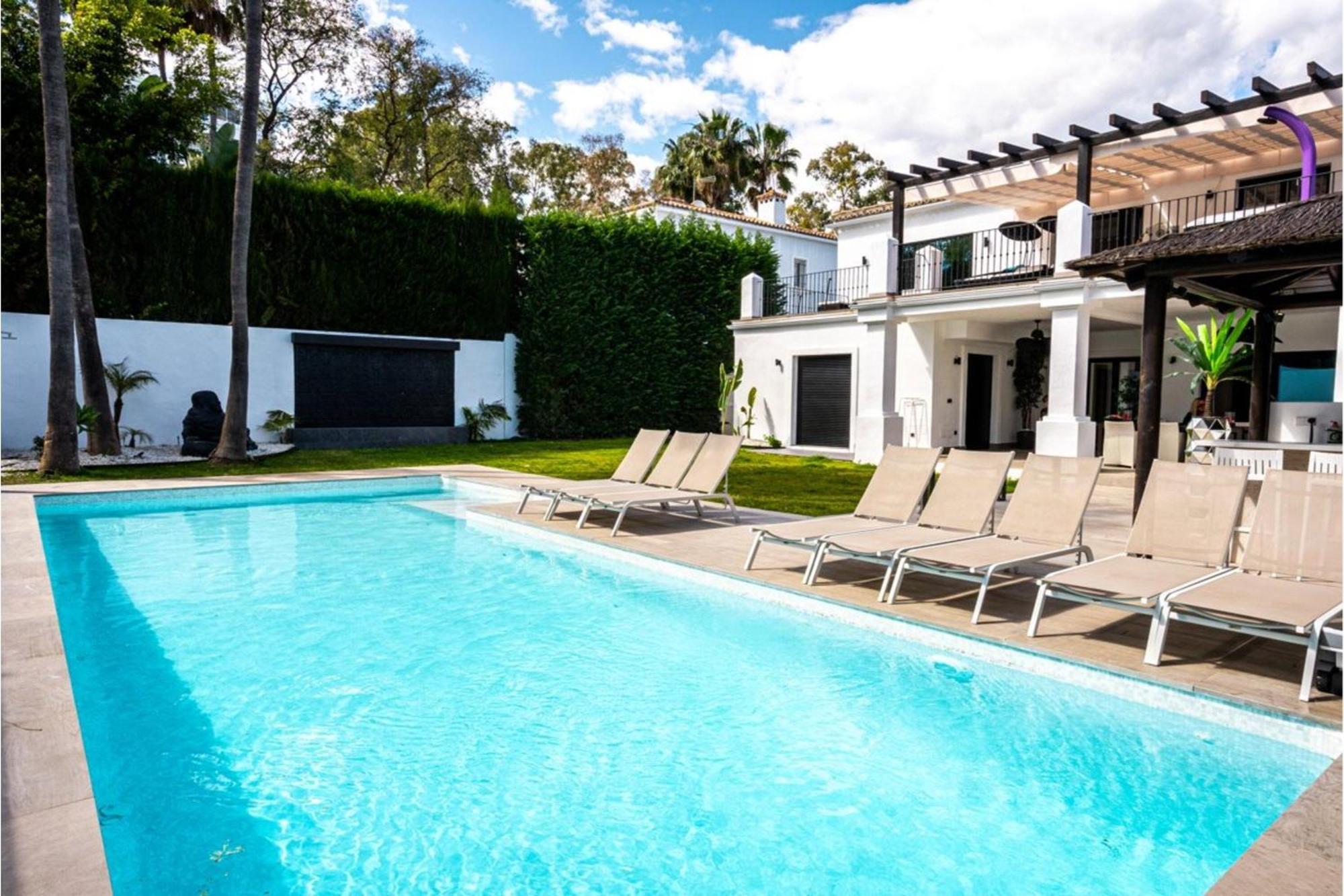 Villa New Zacaluca Pool Sauna & Gym - Happy Rentals *