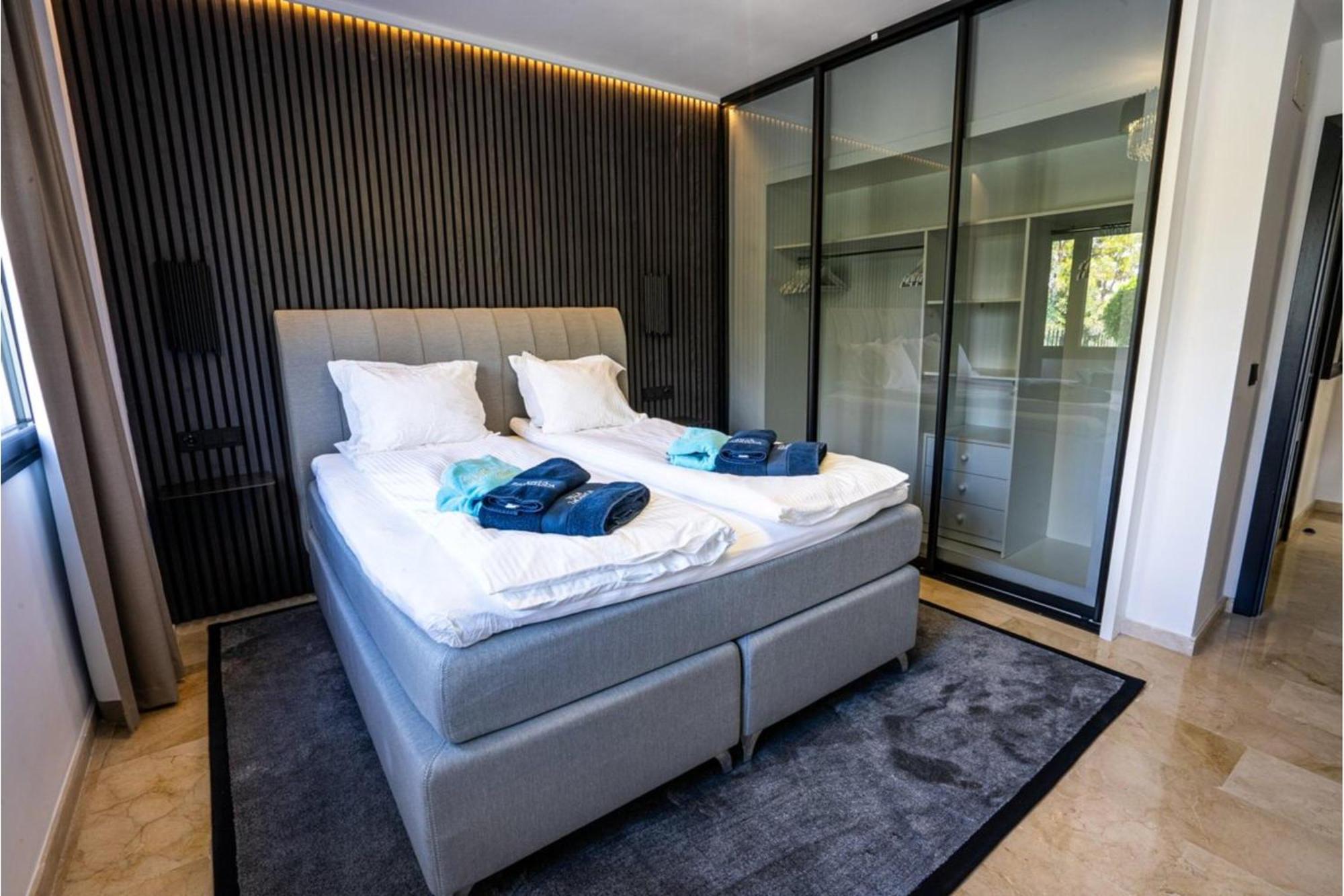 Villa New Zacaluca Pool Sauna & Gym - Happy Rentals