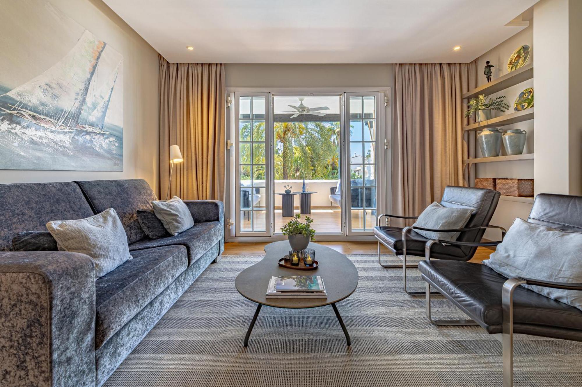 Apartment Luxurious In Puente Romano,