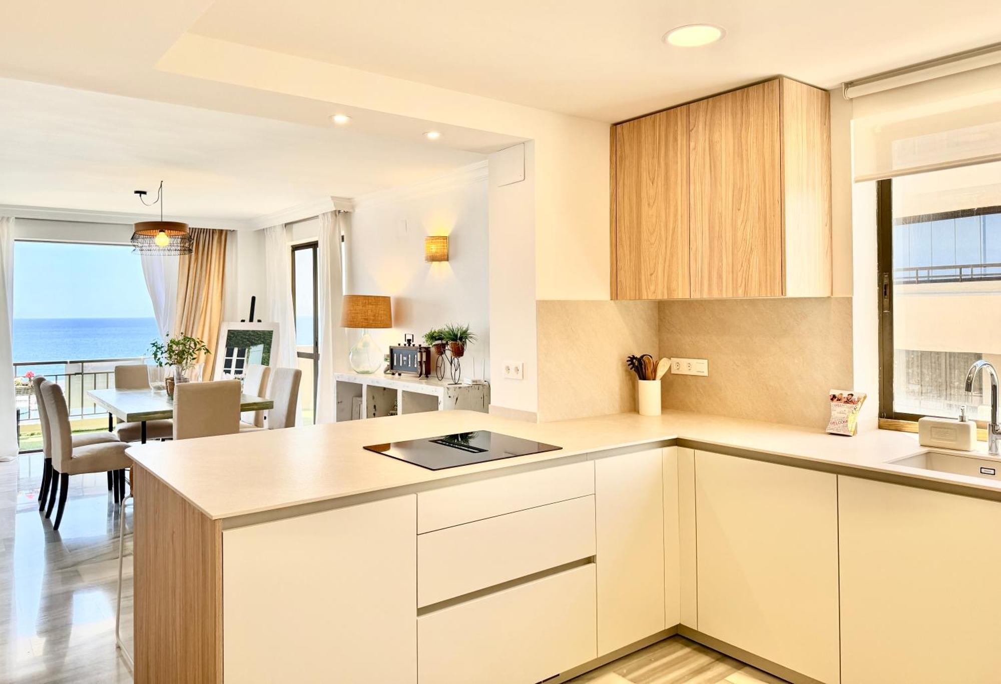 El Faro, Center Beachfront - Eaw Homes