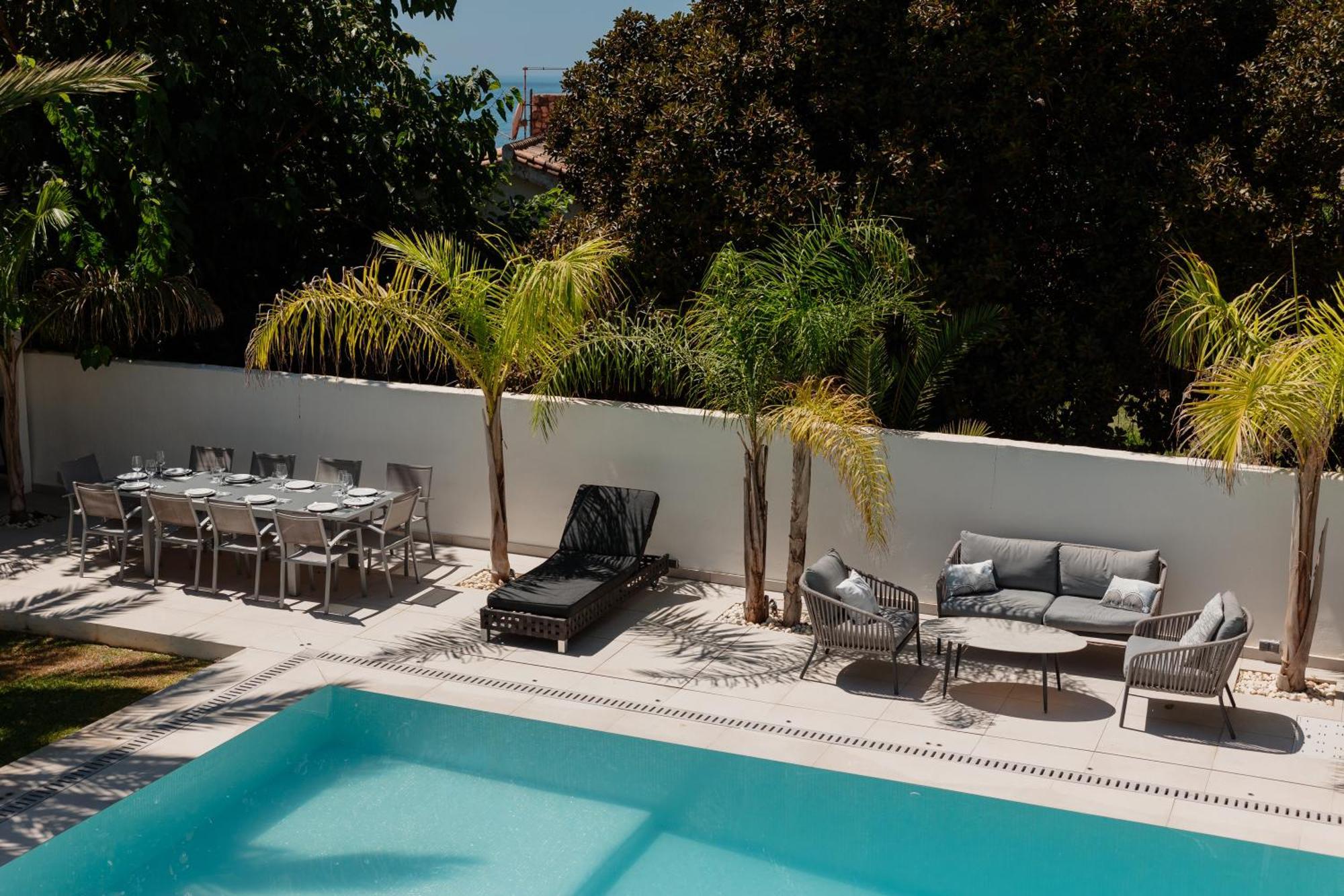 Oceano - A Beachfront Retreat With Heated Pool And Jacuzzi In Costabellla, * Marbella