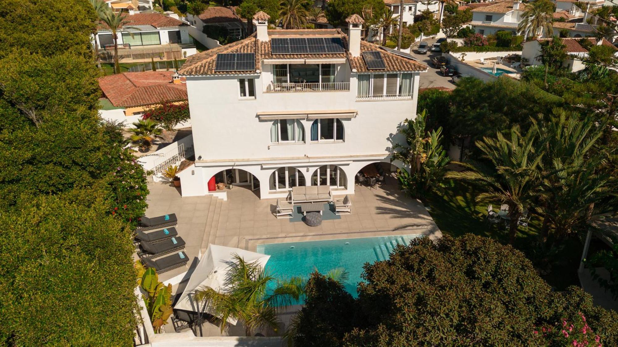 Oceano - A Beachfront Retreat With Heated Pool And Jacuzzi In Costabellla, * Marbella