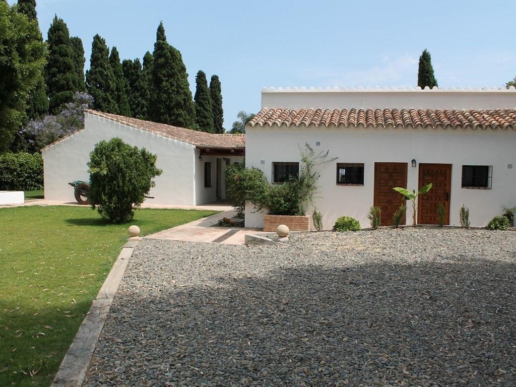 Villa Luxurious In With Swimming Pool Marbella