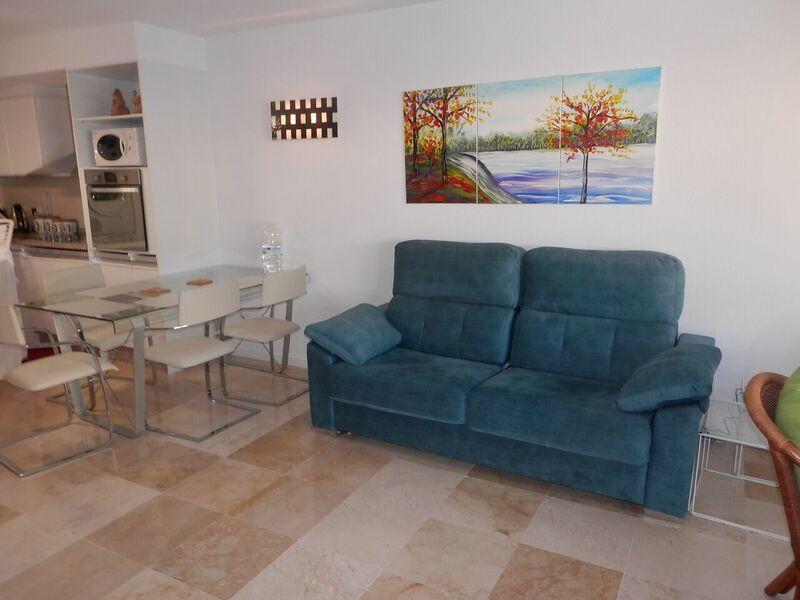 2000 Elegant Apartment