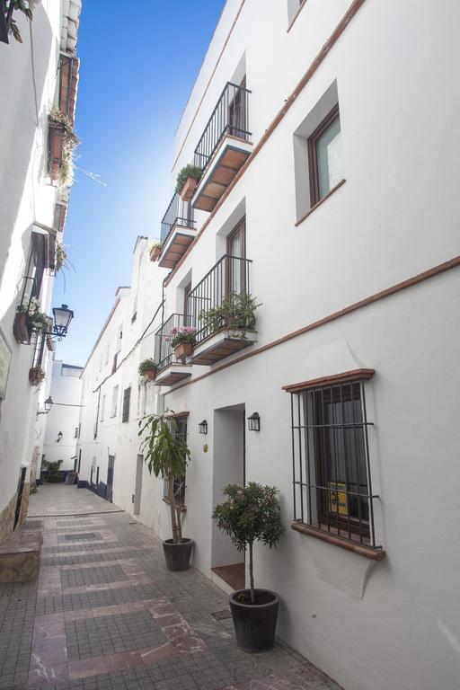 Total (adults Only) * Marbella