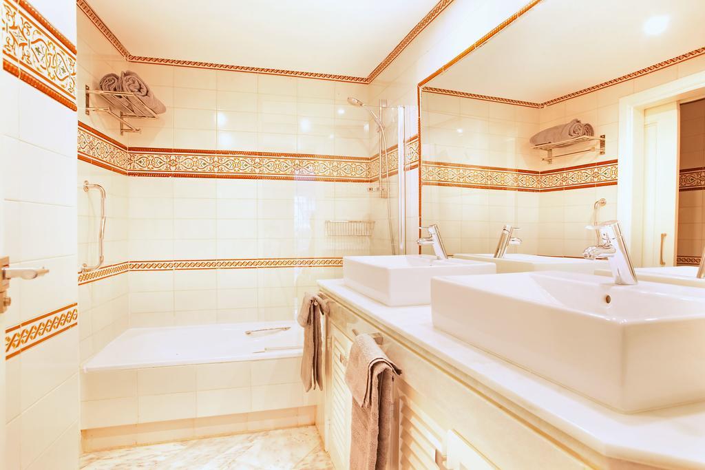 White Pearl Elviria Marbella