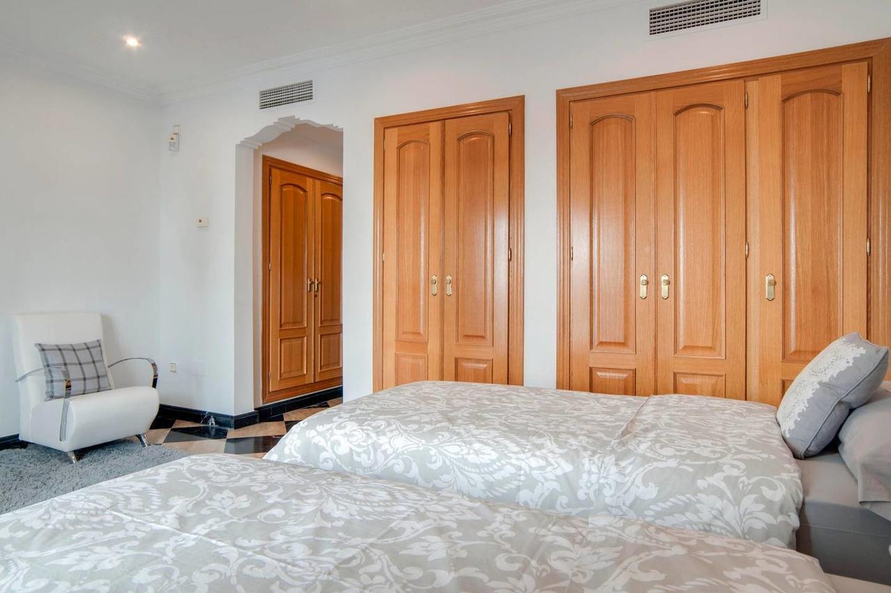 Apartment Oleholidays Pb 218 Primera Linea De Mar Puerto Banus *