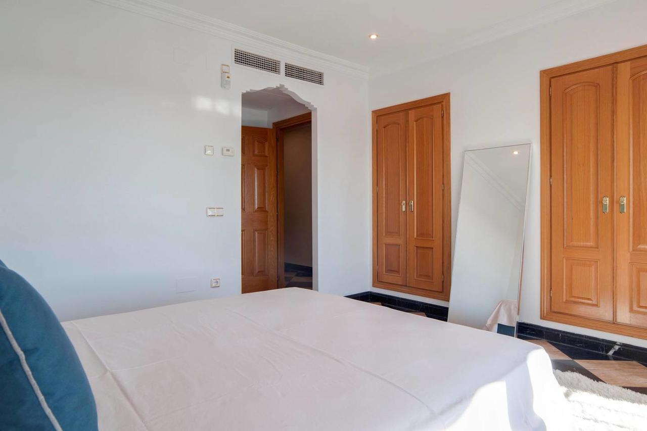 Oleholidays Pb 218 Primera Linea De Mar Puerto Banus Apartment Marbella