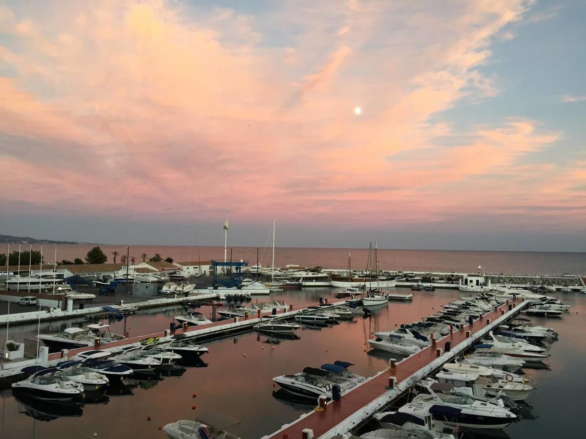 Oleholidays Pb 218 Primera Linea De Mar Puerto Banus Apartment Marbella