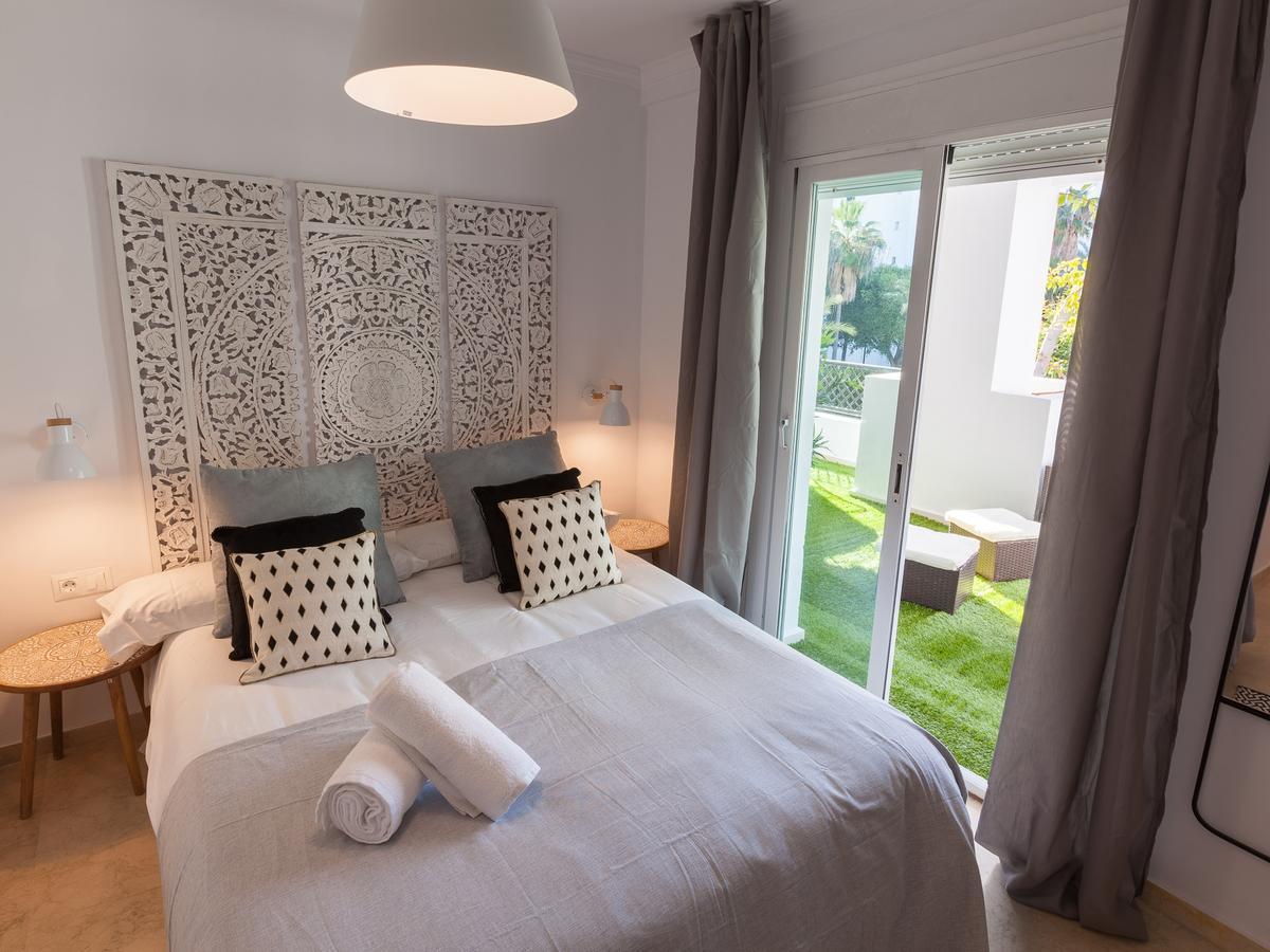 Vacation Marbella: Contemporary With Pool & Marina Proximity Apartment Marbella