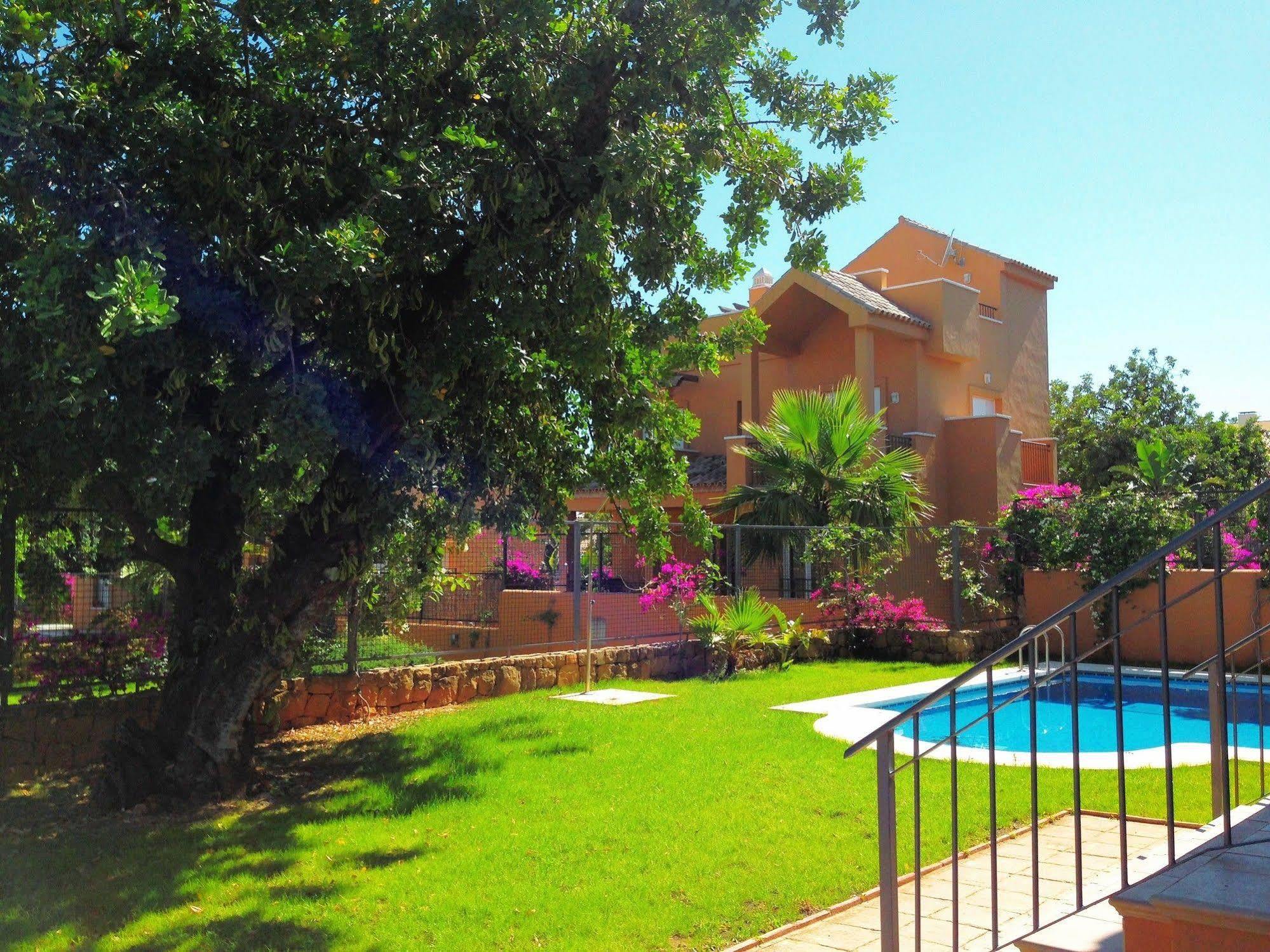 Altos De Villa
