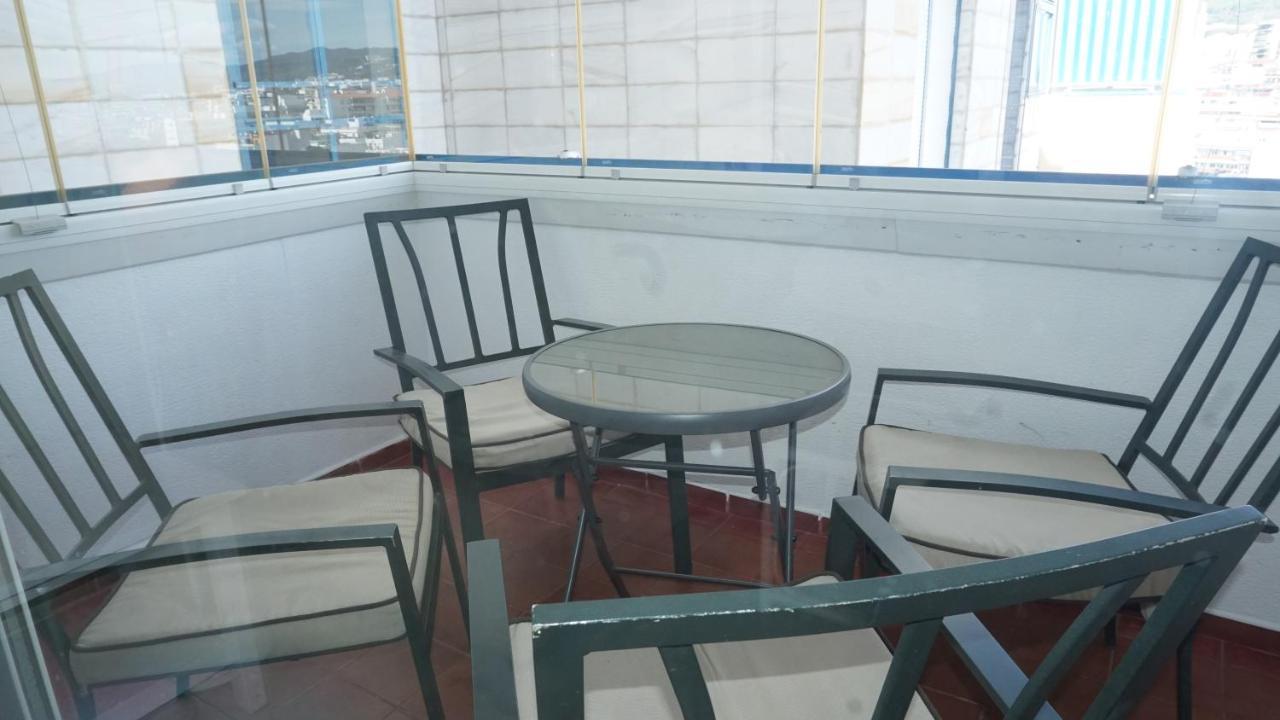Amazing 10th Floor Views In Centre Apartment