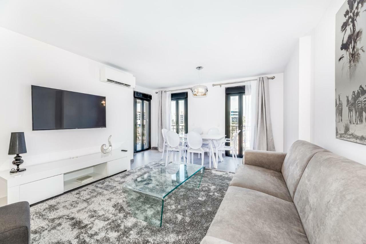 By Riva - Luxurious, Exclusive 2 Bedroom Inside Puerto Banus
