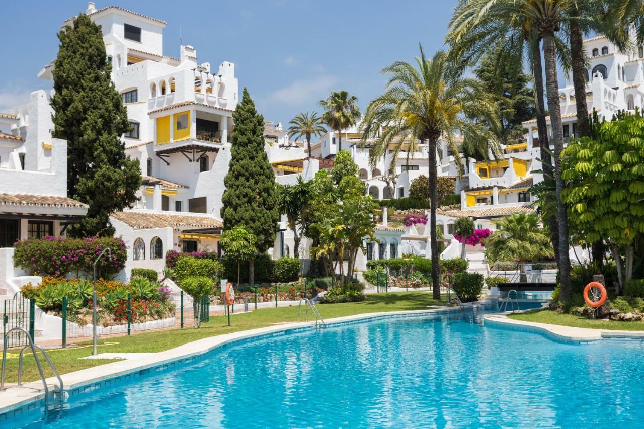 Aldea Blanca Puerto Banus *