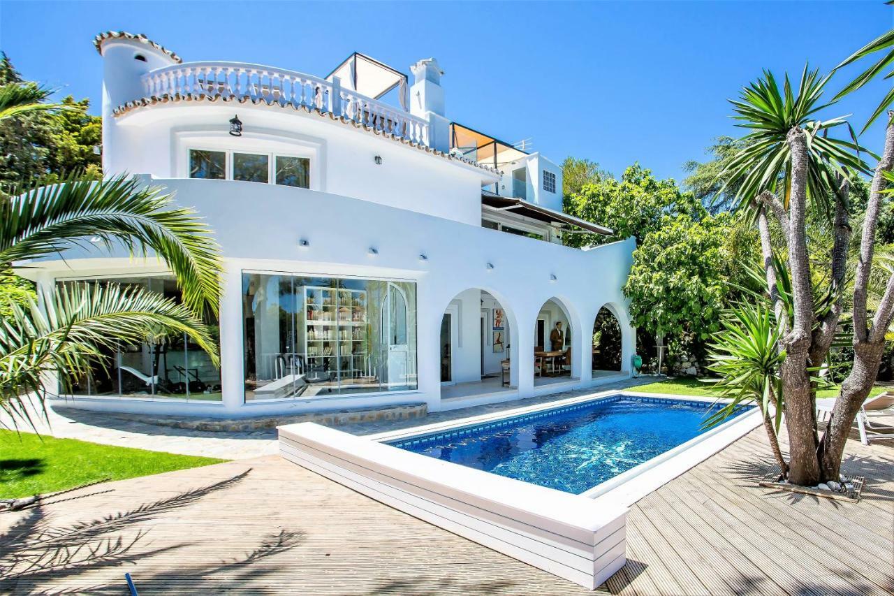 Luxury With Swimming Pool And Jacuzzi