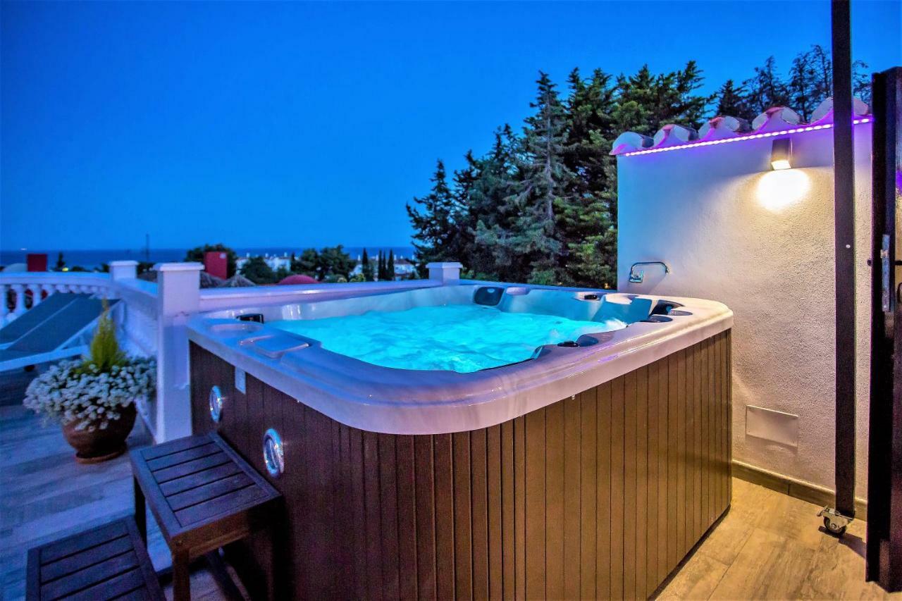 Luxury With Swimming Pool And Jacuzzi Villa Marbella