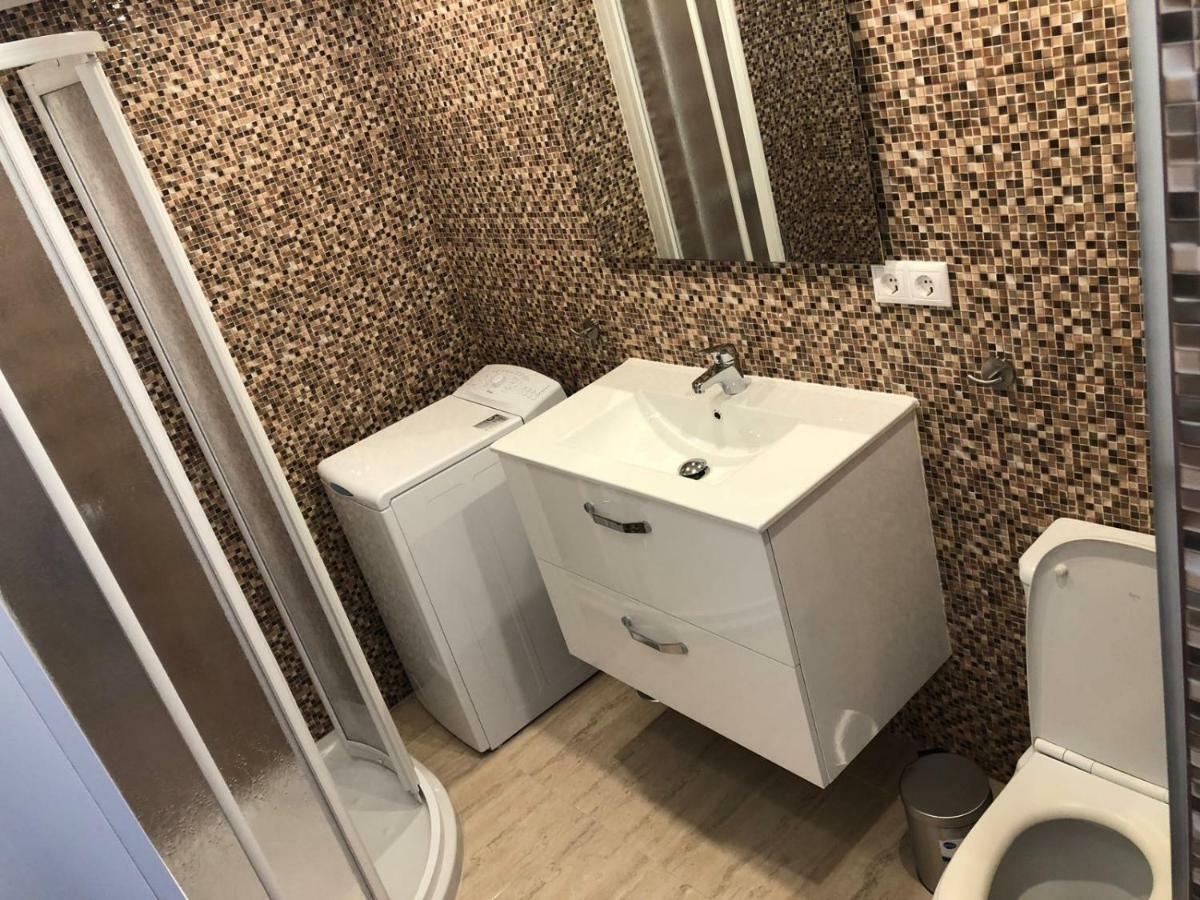 Apartamento 4-2, Edificio Eden Roc I *