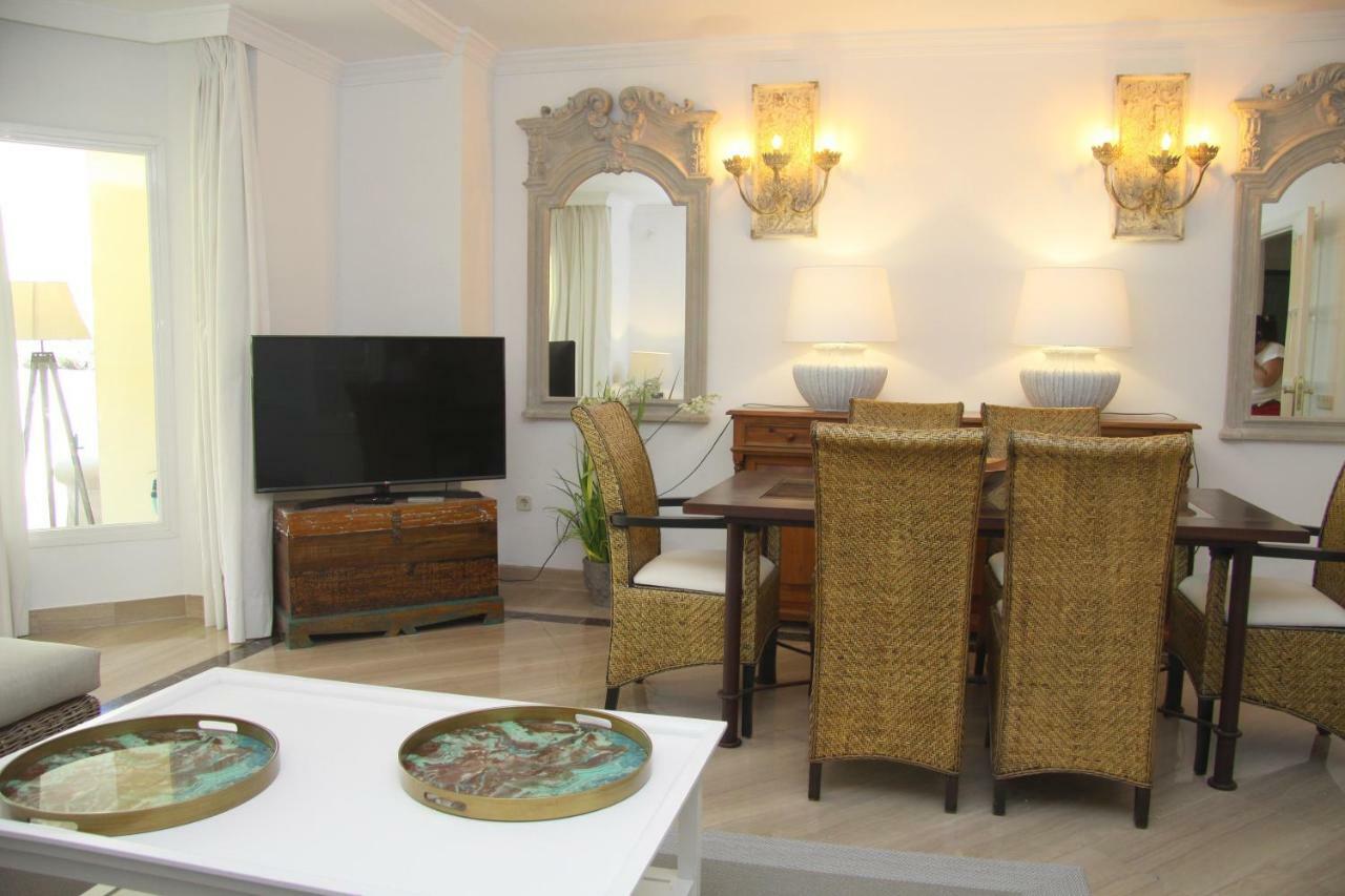 Hacienda Playa Elviria 300 M Playa,jardin , 2 Hab ,marbella