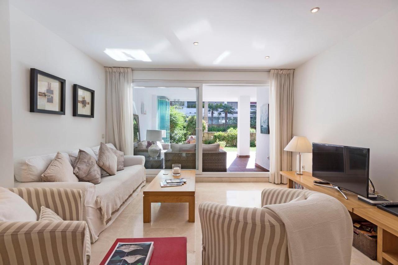 Canas Beach, Ground Floor First Line Beach, Golden Mile Apartment