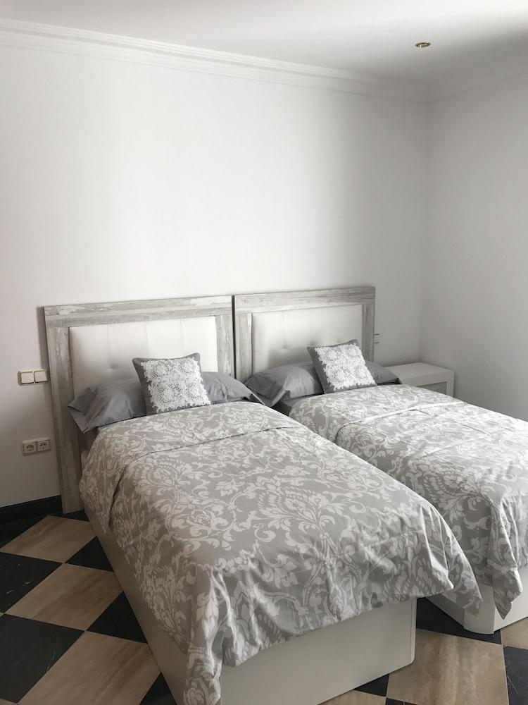 Oleholidays Pb 218 Primera Linea De Mar Puerto Banus Apartment *