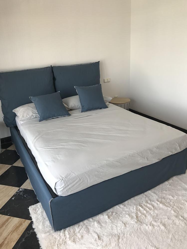 Oleholidays Pb 218 Primera Linea De Mar Puerto Banus