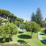 Lujoso Apartamento De 2 Dormitorios En Banus