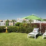 Stunning Modern Apt Frontline Beach - Rdr206