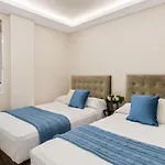 Lujoso Apartamento De 2 Dormitorios En Banus