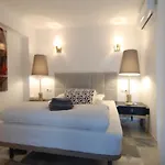 Little Paradise Close To La Sala In Puerto Banus / Quiet