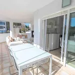 Brigth Apartment/2Bed/2Bath/100M Beach/Sea Views