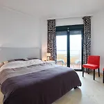 Beach And Town Centre At Your Doorstep